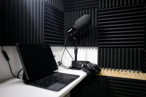 Read more about the article The Benefits of Having a Dedicated Podcast Studio